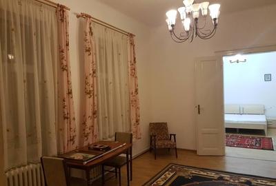 Casă cu 4 camere în Central