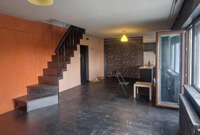 Apartament cu 3 camere decomandat în Sud