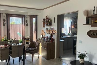 Casă cu 4 camere în Stupini