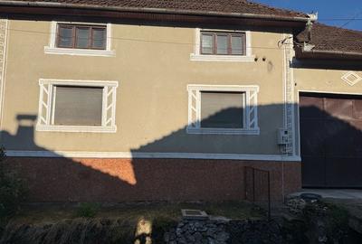 Casă cu 5 camere cu Teren 1000 Mp în Izbuc - 2