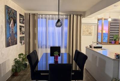 Apartament cu 3 camere decomandat în Central