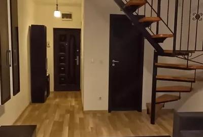 Apartament cu 3 camere, mobilat în Central