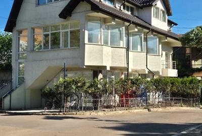 Spațiu comercial, de 280 mp, în Central - 8
