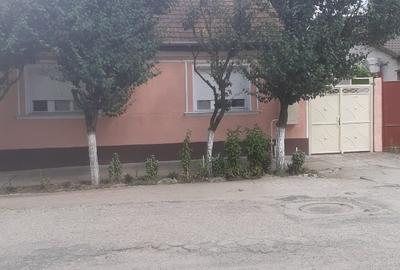 Casă individuală cu 4 camere cu Teren 360 Mp în Exterior Nord