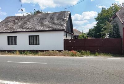 Casă cu 2 camere cu Teren 700 Mp în Peregu Mare
