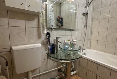 Apartament cu 3 camere semidecomandat în Ultracentral