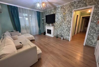 Apartament cu 4 camere semidecomandat, mobilat în Bucureștii Noi