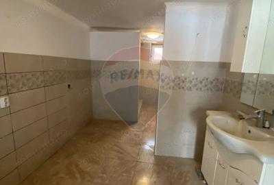 Casă cu Teren 2810 Mp în Chirpăr