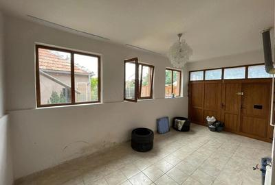 Casă cu 5 camere cu Teren 479 Mp în Ghiroda