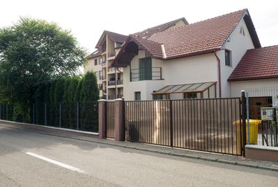 Casă cu 4 camere în Central - 1