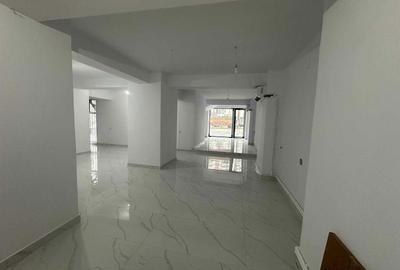 Spațiu comercial, de 110 mp, în Ultracentral - 3