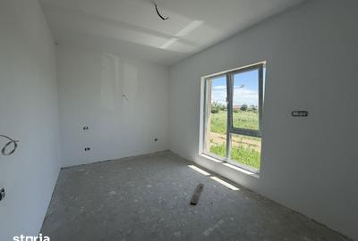 Casă cu 4 camere cu Teren 400 Mp în Domnești - 12