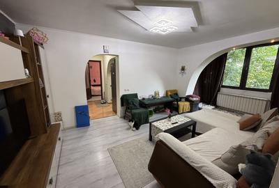 Apartament cu 3 camere semidecomandat, mobilat în Central - 4