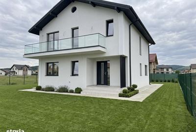 Casă cu 4 camere în Sânpetru - 1