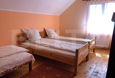 Casă individuală cu 10 camere cu Garaj în Gura Văii - 14