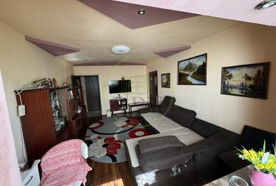 Apartament cu 4 camere semidecomandat, mobilat în Tractorul - 3