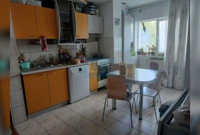 Apartament cu 2 camere decomandat, mobilat în Zorilor