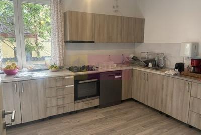 Casă individuală cu 10 camere cu Canalizare în Drumul Sării - 27
