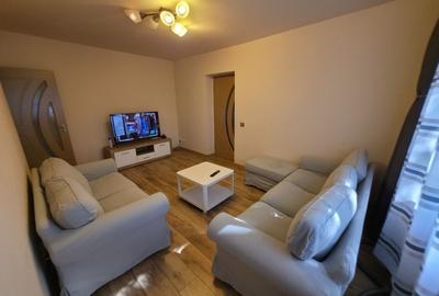 Apartament cu 3 camere semidecomandat în Crângași