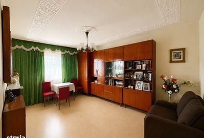 Apartament cu 3 camere decomandat în Nufărul