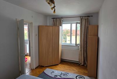 Apartament cu 2 camere semidecomandat în Dacia
