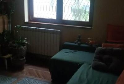 Apartament cu 4 camere semidecomandat în Tomis Nord