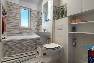 Apartament cu 3 camere semidecomandat în Central