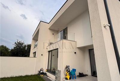 Casă cu 4 camere cu Teren 261 Mp în Moșnița Veche - 2