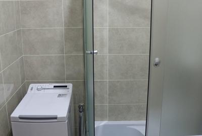 Garsonieră decomandată în Romană