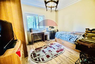 Apartament cu 3 camere decomandat în Ștefan cel Mare