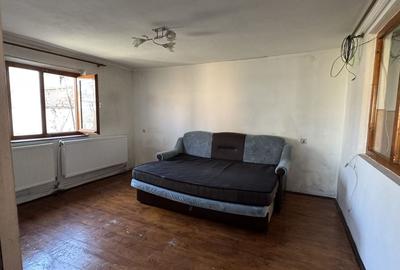 Casă cu 3 camere cu Teren 317 Mp în Central