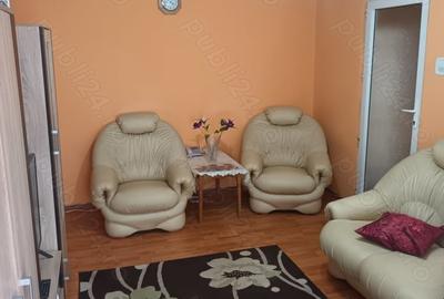 Apartament cu 3 camere în Viziru 1