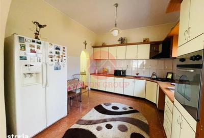 Casă cu 8 camere cu Teren 772 Mp în Agigea