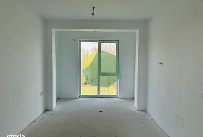 Casă cu 4 camere cu Teren 250 Mp în Central