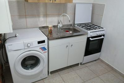 Garsonieră decomandată în Central