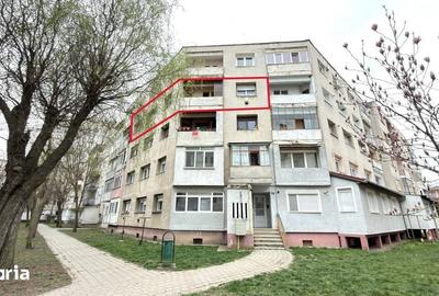 Apartament cu 3 camere semidecomandat în Central