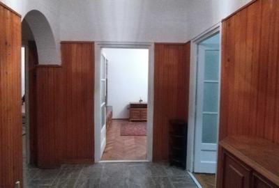 Apartament cu 3 camere decomandat în Bucureștii Noi