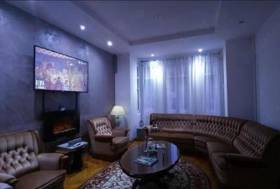 Casă cu Teren 750 Mp în Central - 2
