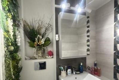 Apartament cu 3 camere decomandat, mobilat în Trocadero