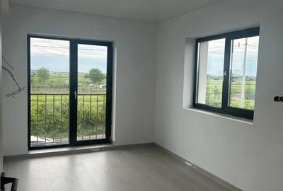 Casă cu 3 camere cu Teren 220 Mp în Central - 1