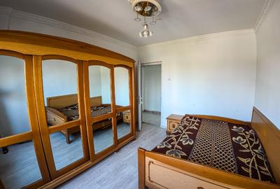 Apartament cu 3 camere decomandat în 9 Mai - 7