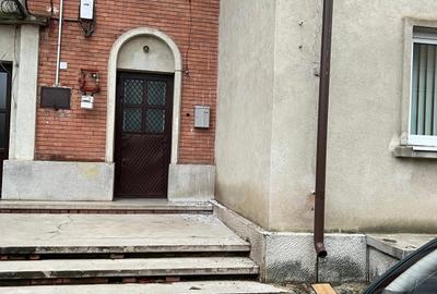Apartament cu 2 camere decomandat în Central - 1