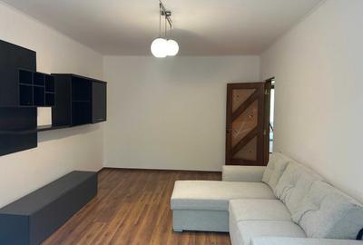 Apartament cu 3 camere decomandat în Vitan