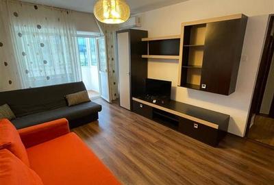 Apartament cu 2 camere decomandat, mobilat în Central