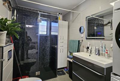 Casă cu 3 camere decomandat cu Teren 250 Mp în Nojorid