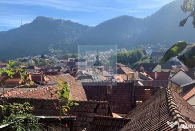 Apartament cu 3 camere decomandat în Schei