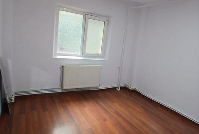Apartament cu 2 camere decomandat în Energiei