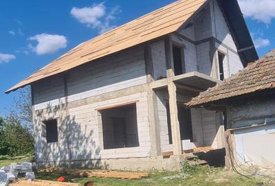 Casă cu 5 camere cu Teren 1800 Mp în Rediu (Rădăuți-Prut) - 2