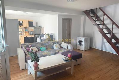 Apartament cu 3 camere semidecomandat în Berceni