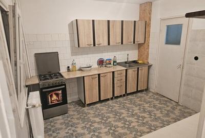 Apartament cu 2 camere semidecomandat, mobilat în Costin Georgian